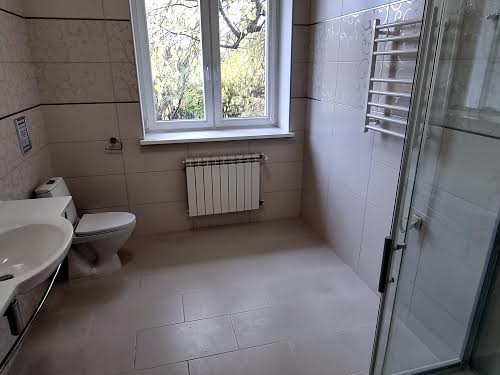 комерційна за адресою Омелютинська вул., 22