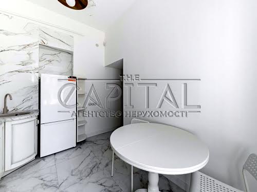 комерційна за адресою Круглоуніверситетська вул., 22