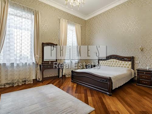 будинок за адресою с. Лісники, Ватутіна пров.