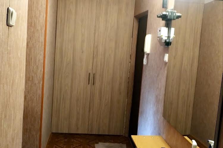 1836084382217592